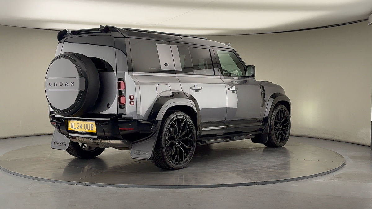 More views of Land Rover Defender 110