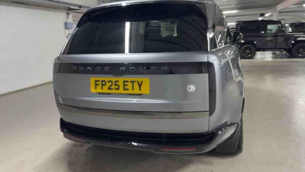 More views of Land Rover Range Rover