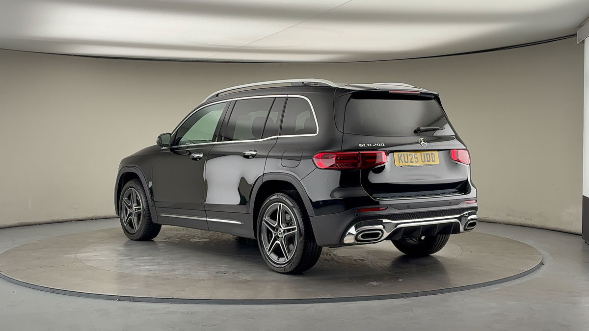 Mercedes-Benz GLB Image 2