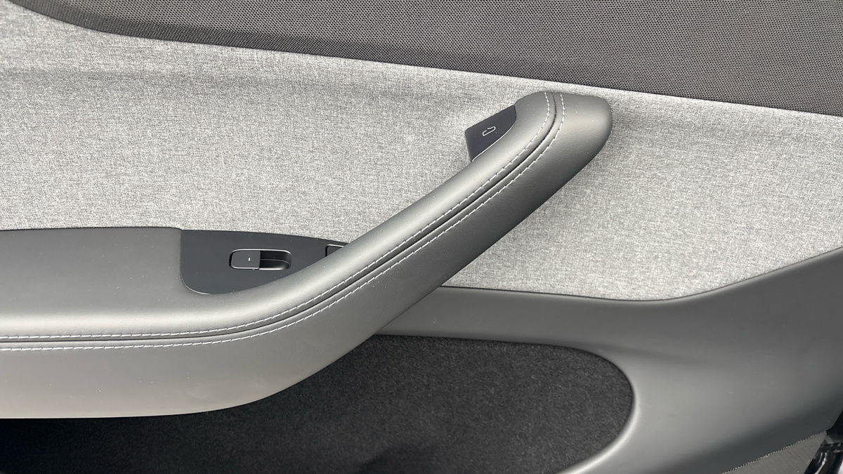 Tesla Model Y Image 19