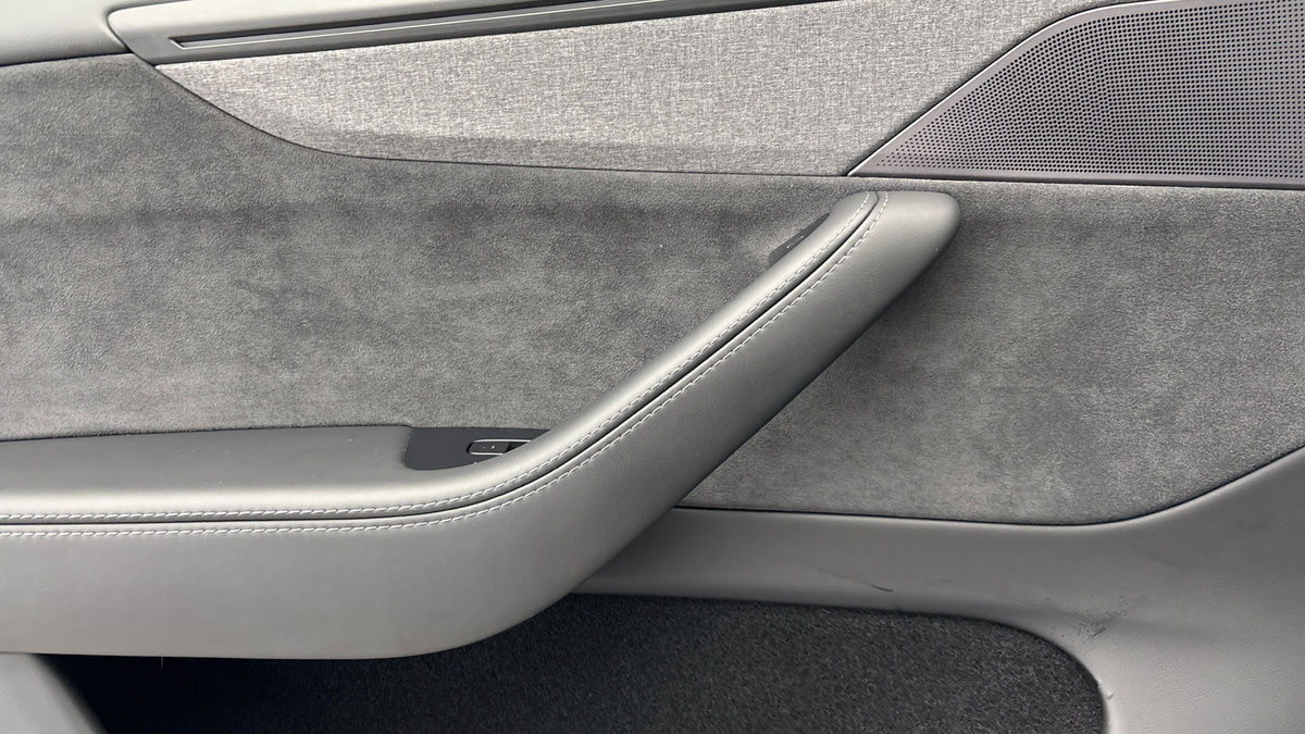 Tesla Model Y Image 19