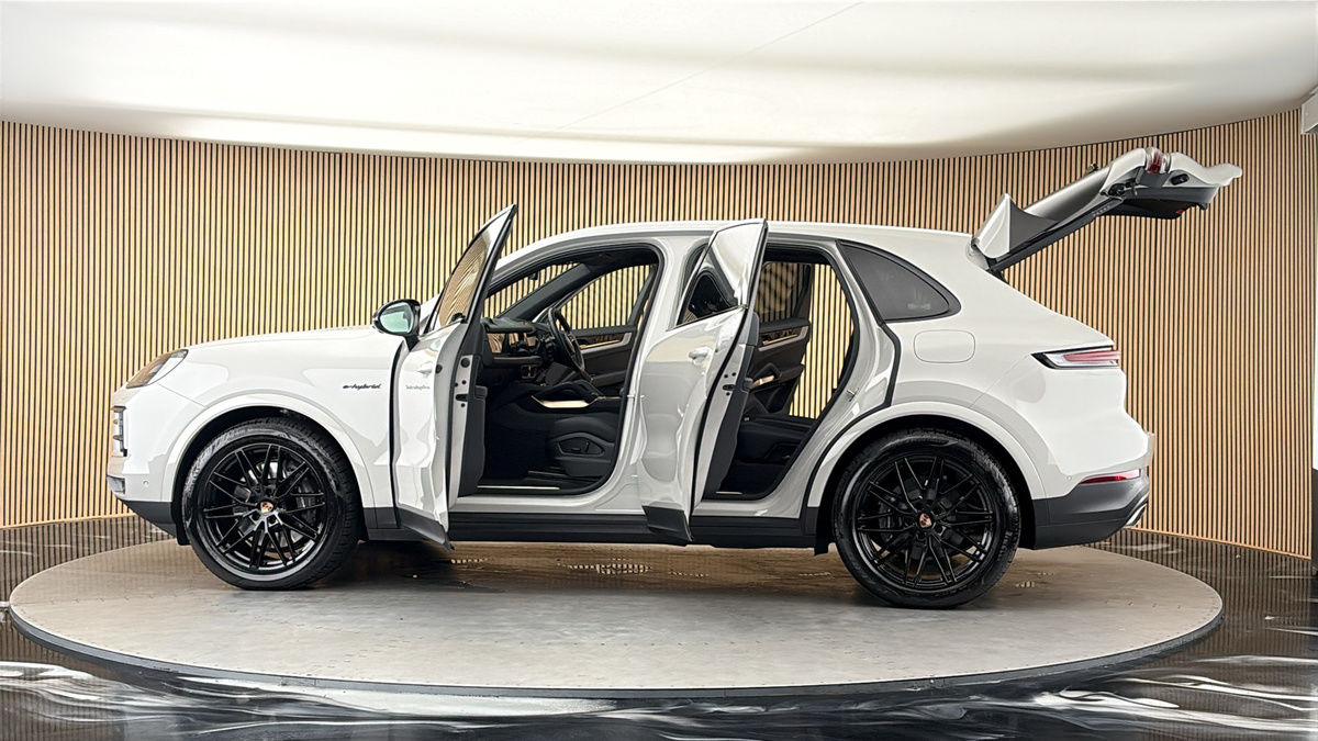 More views of Porsche Cayenne