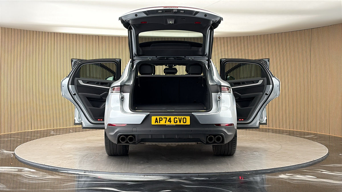 More views of Porsche Cayenne