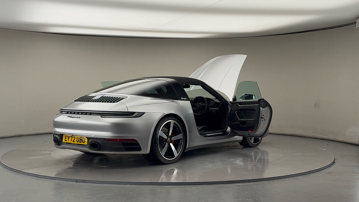 More views of Porsche 911