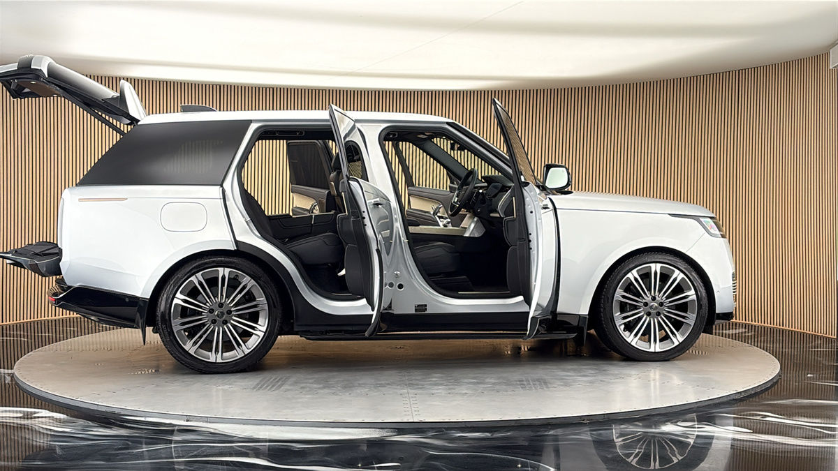 More views of Land Rover Range Rover