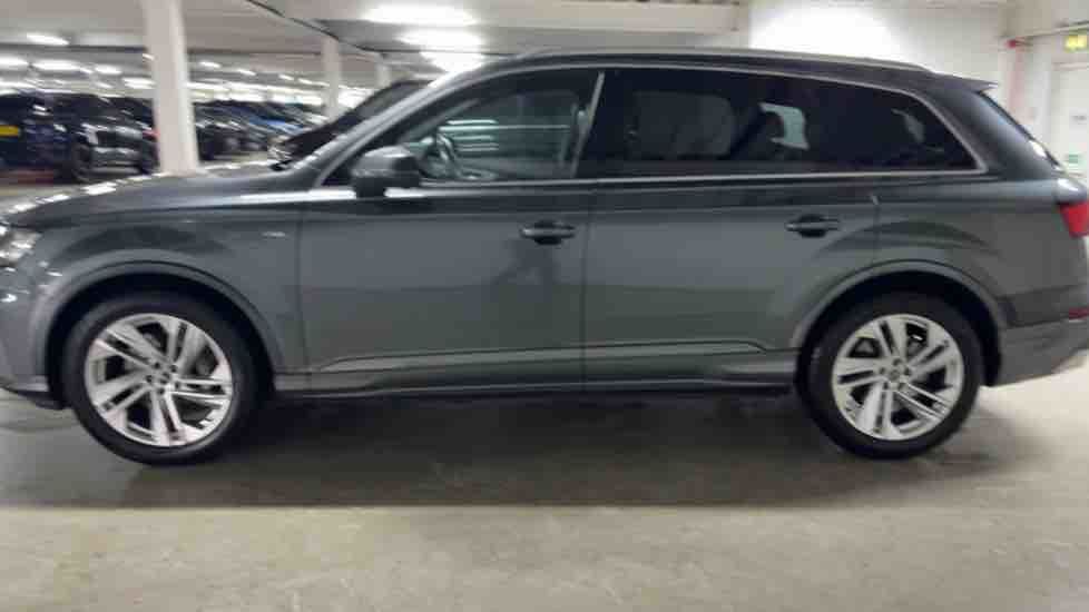 More views of Audi Q7