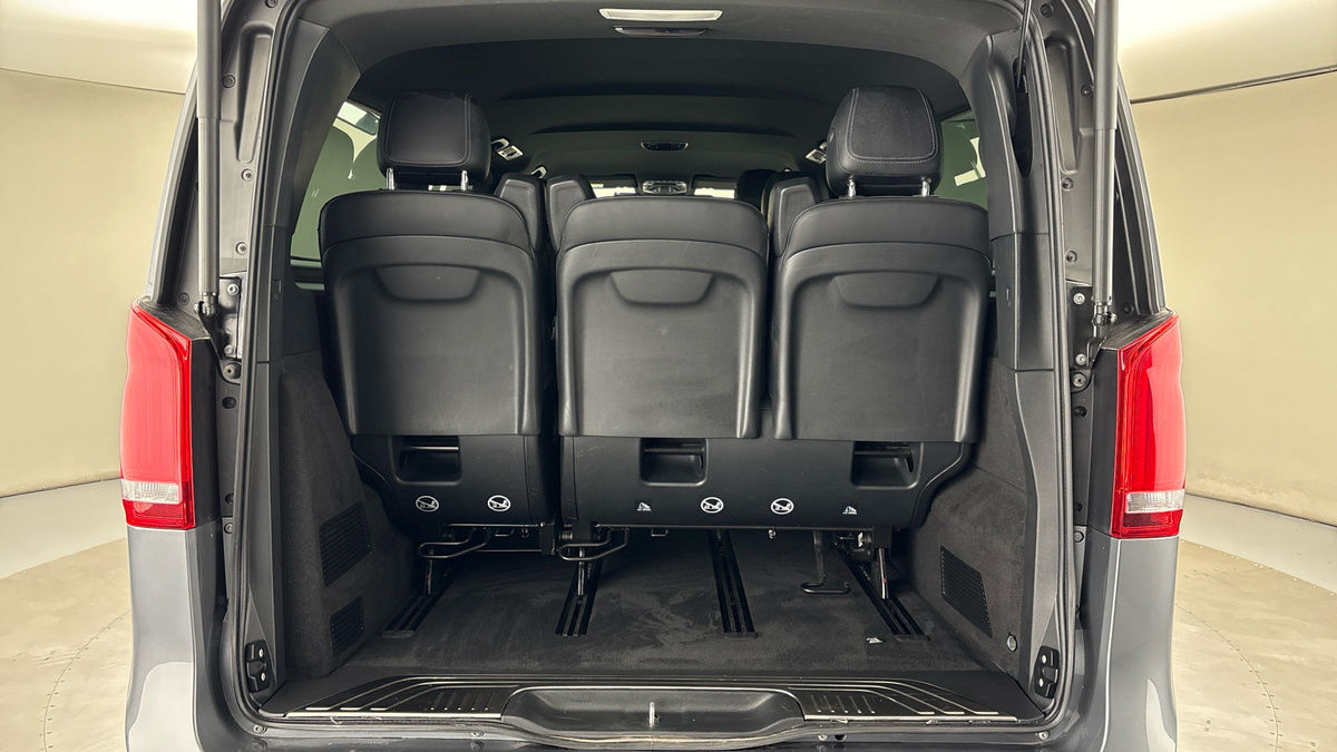Mercedes-Benz V Class Image 11