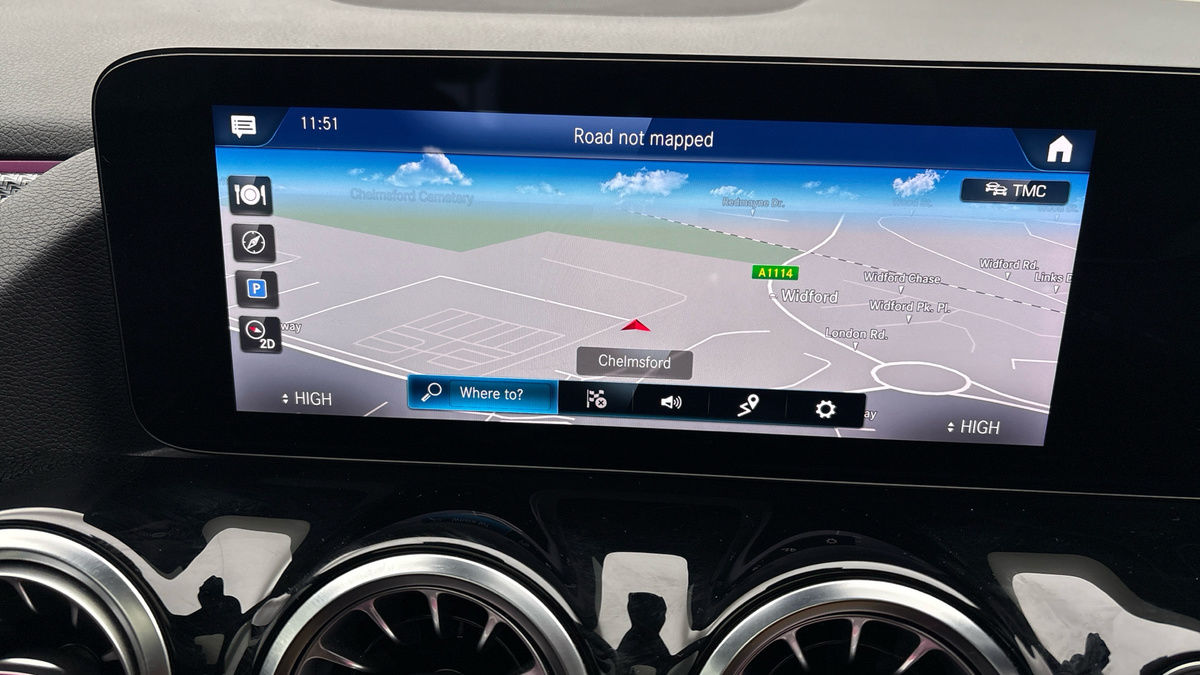 Mercedes-Benz GLA Image 17