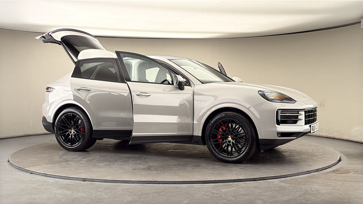 More views of Porsche Cayenne