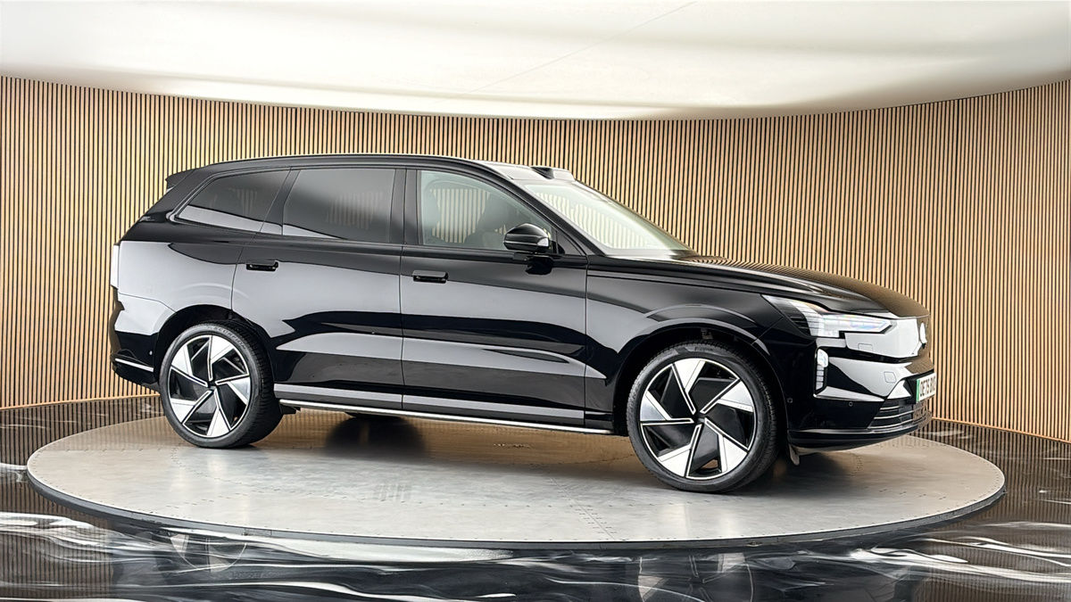 More views of Volvo EX90
