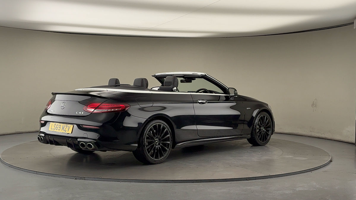 Mercedes-Benz C Class Image 21