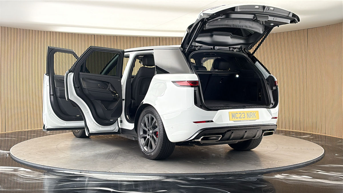 Land Rover Range Rover Sport Image 23