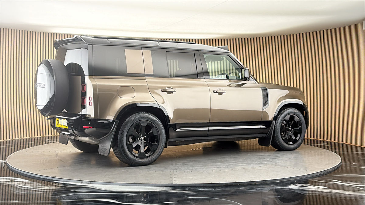 More views of Land Rover Defender 110