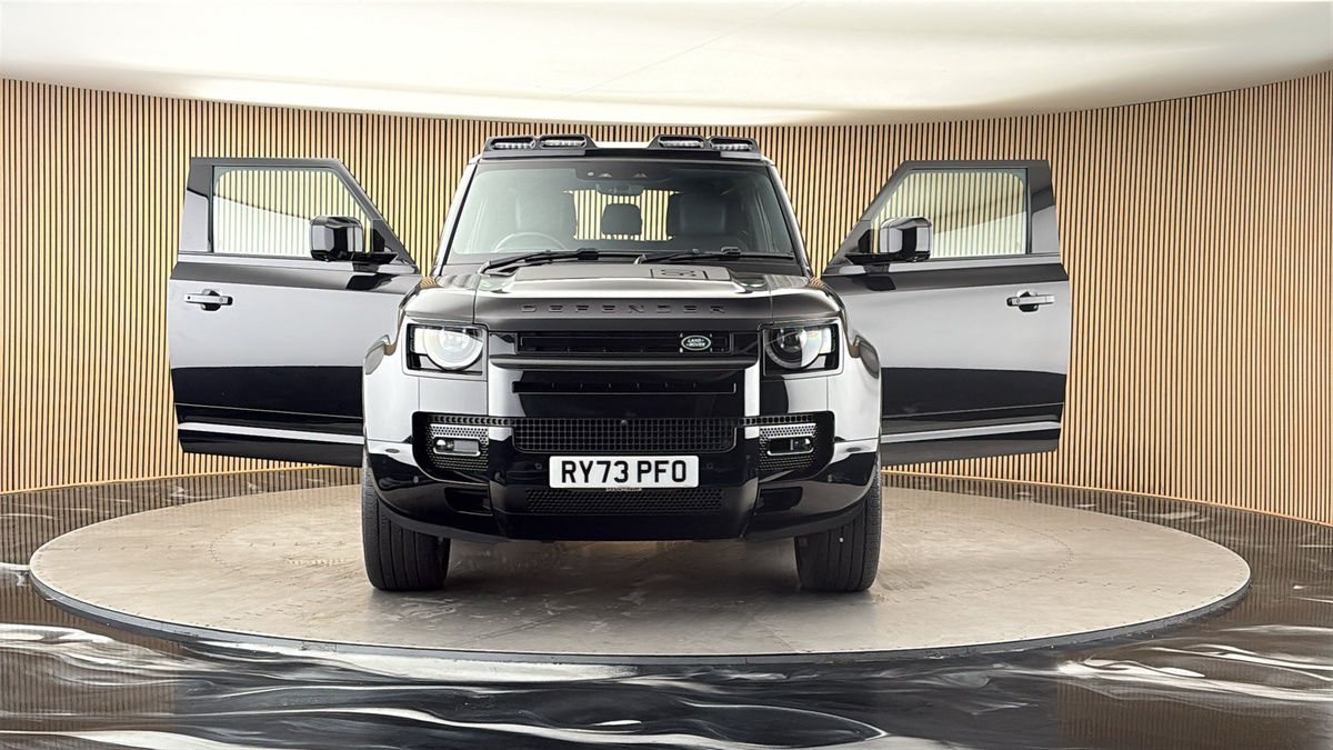 More views of Land Rover Defender 90