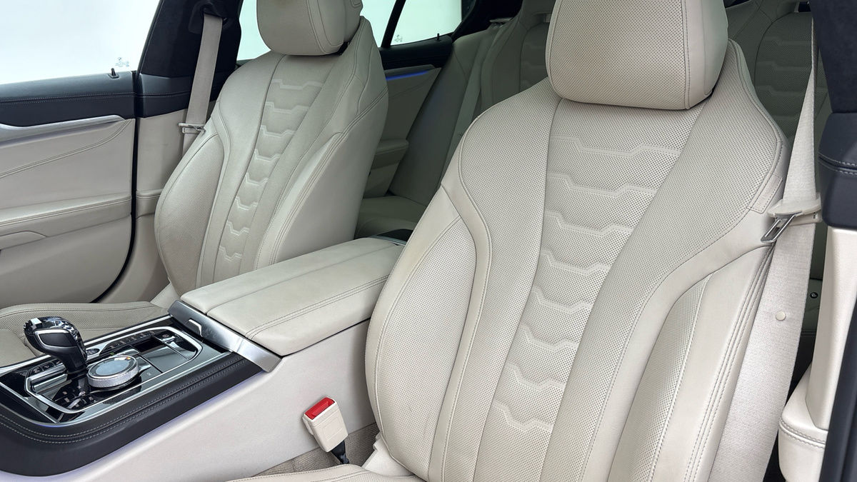 BMW 8 Series Image 7