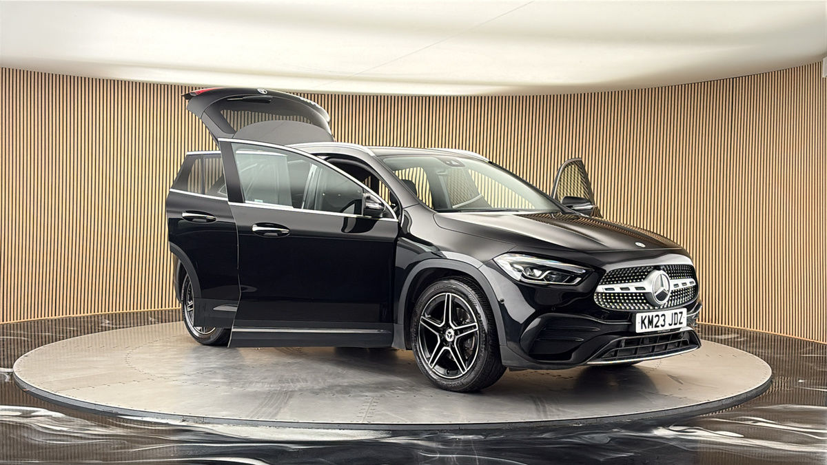 More views of Mercedes-Benz GLA