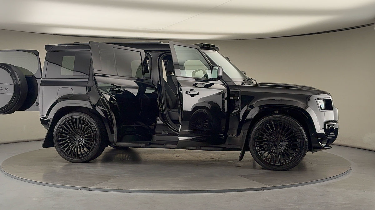 More views of Land Rover Defender 110