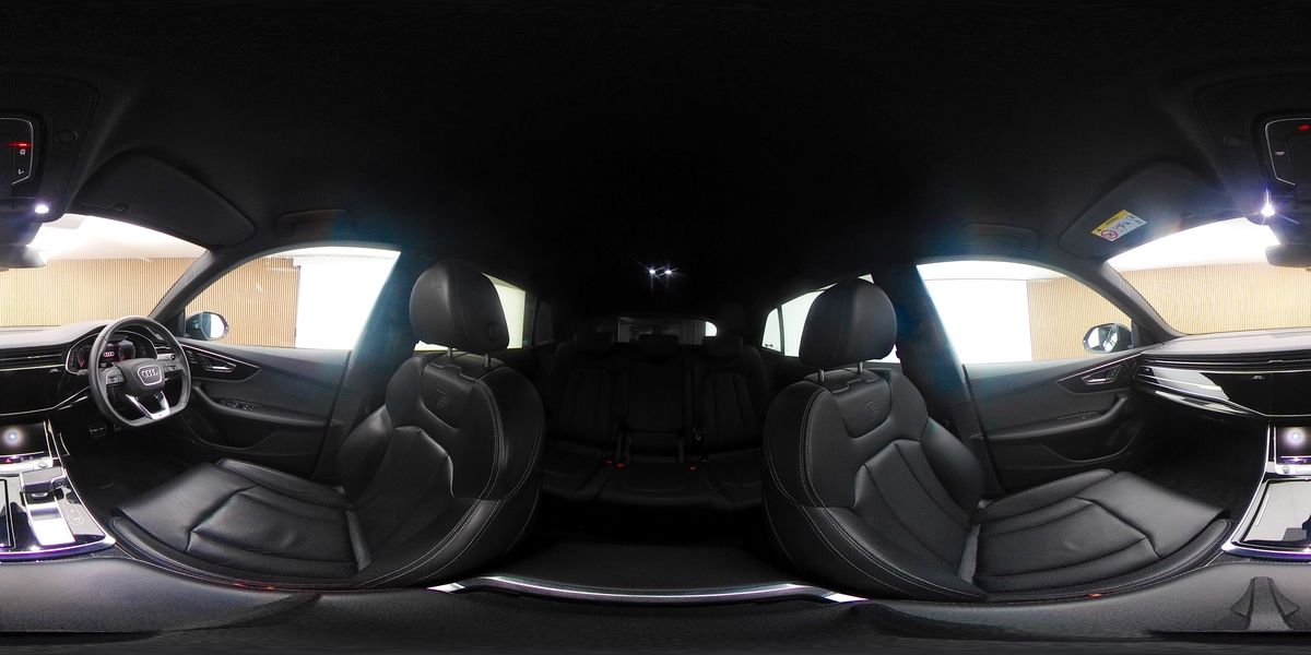 More views of Audi Q8