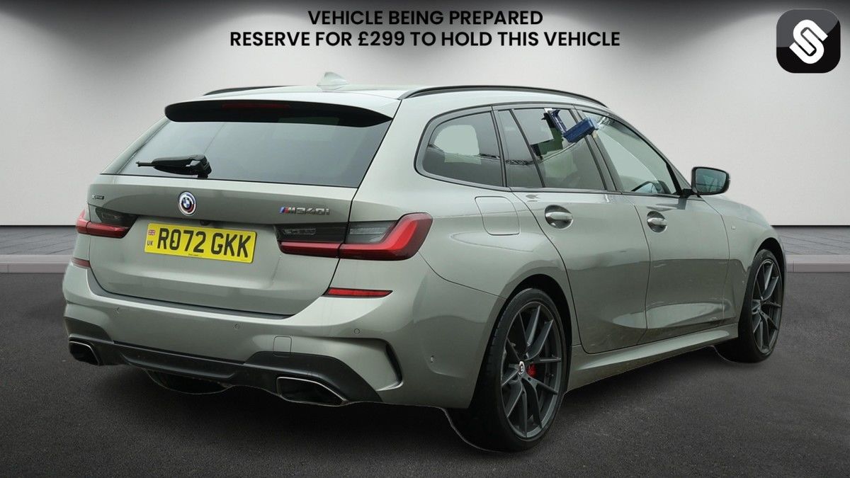 BMW 3 Series Image 4