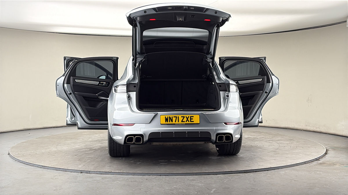 More views of Porsche Cayenne