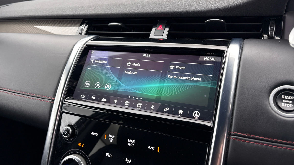 Land Rover Discovery Sport Image 17