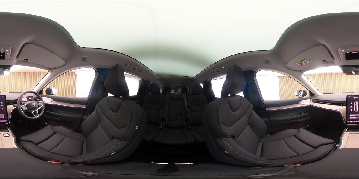 More views of Volvo EX90