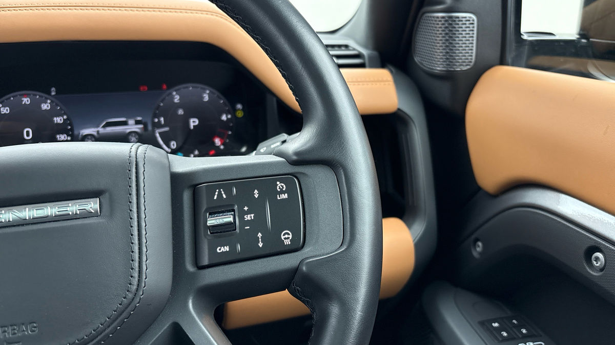 Land Rover Defender 110 Urban Image 14