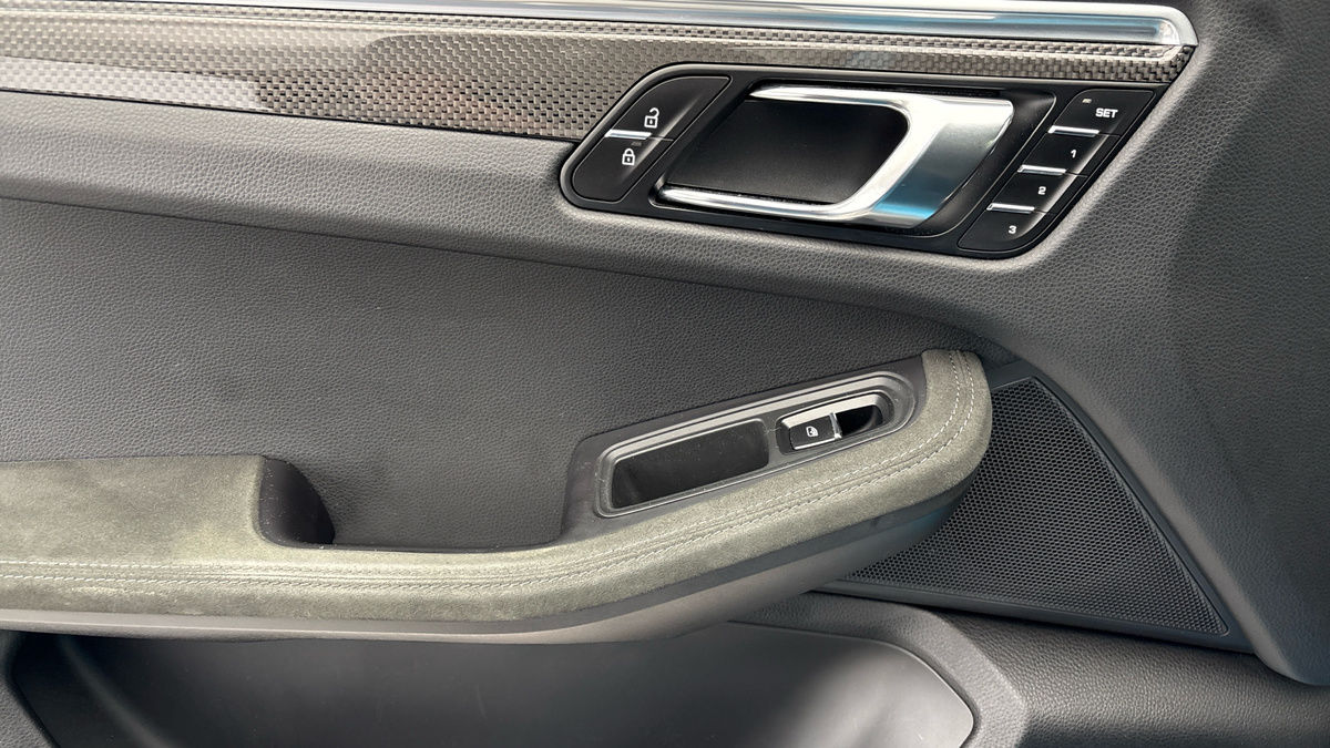 Porsche Macan Image 19