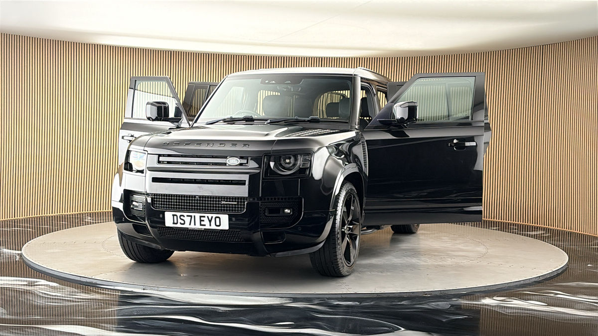 More views of Land Rover Defender 110