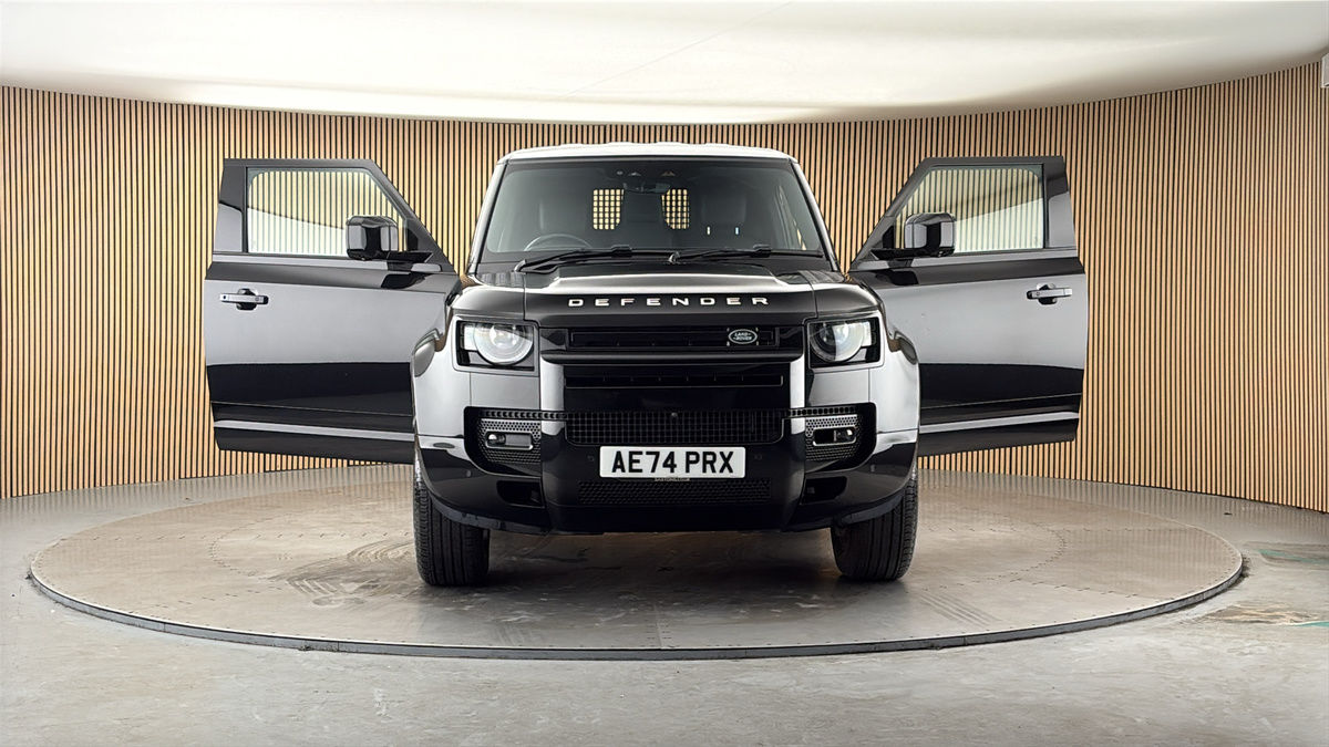 More views of Land Rover Defender 90