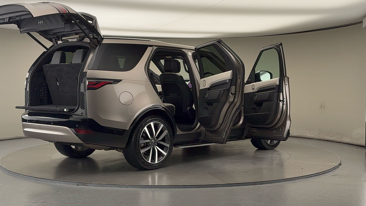 More views of Land Rover Discovery
