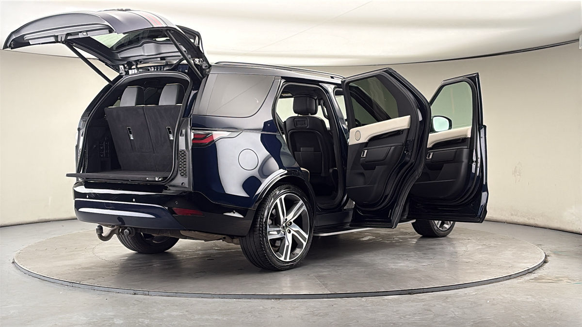 More views of Land Rover Discovery