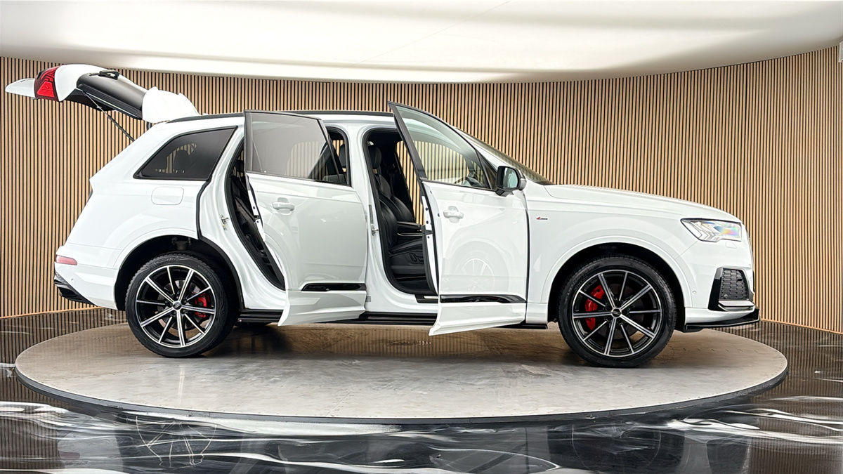 More views of Audi Q7