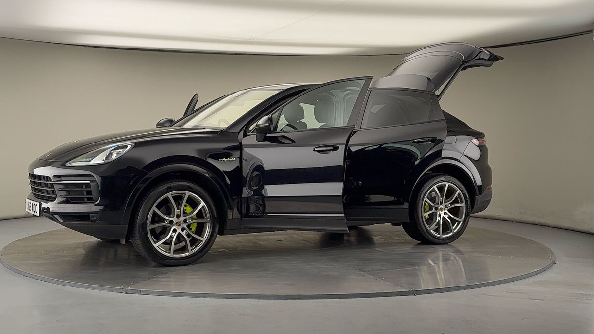 More views of Porsche Cayenne