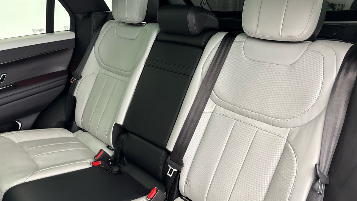 Land Rover Range Rover Sport Image 8