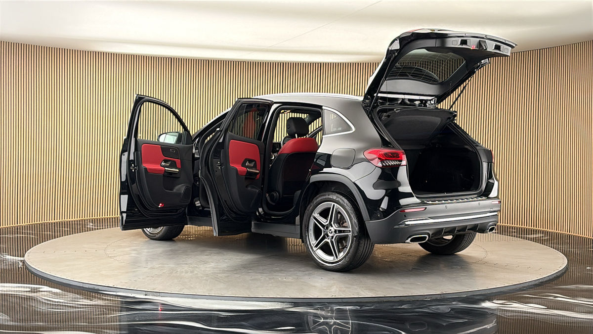 More views of Mercedes-Benz GLA