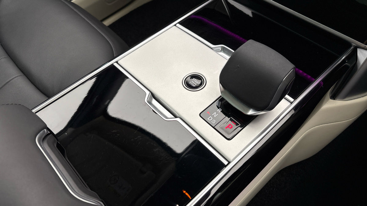 Land Rover Range Rover Image 18