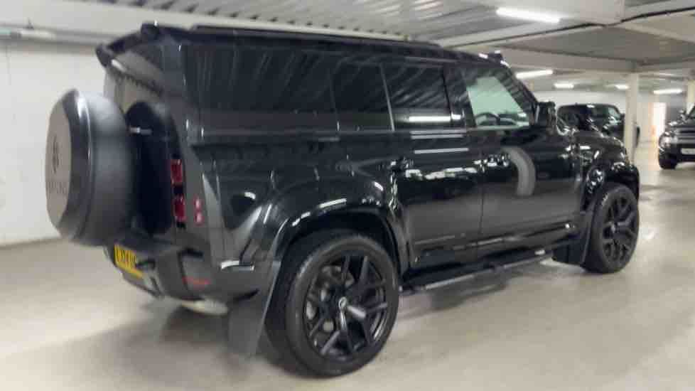 More views of Land Rover Defender 110