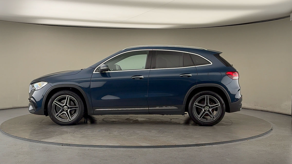 Mercedes-Benz GLA Image 15