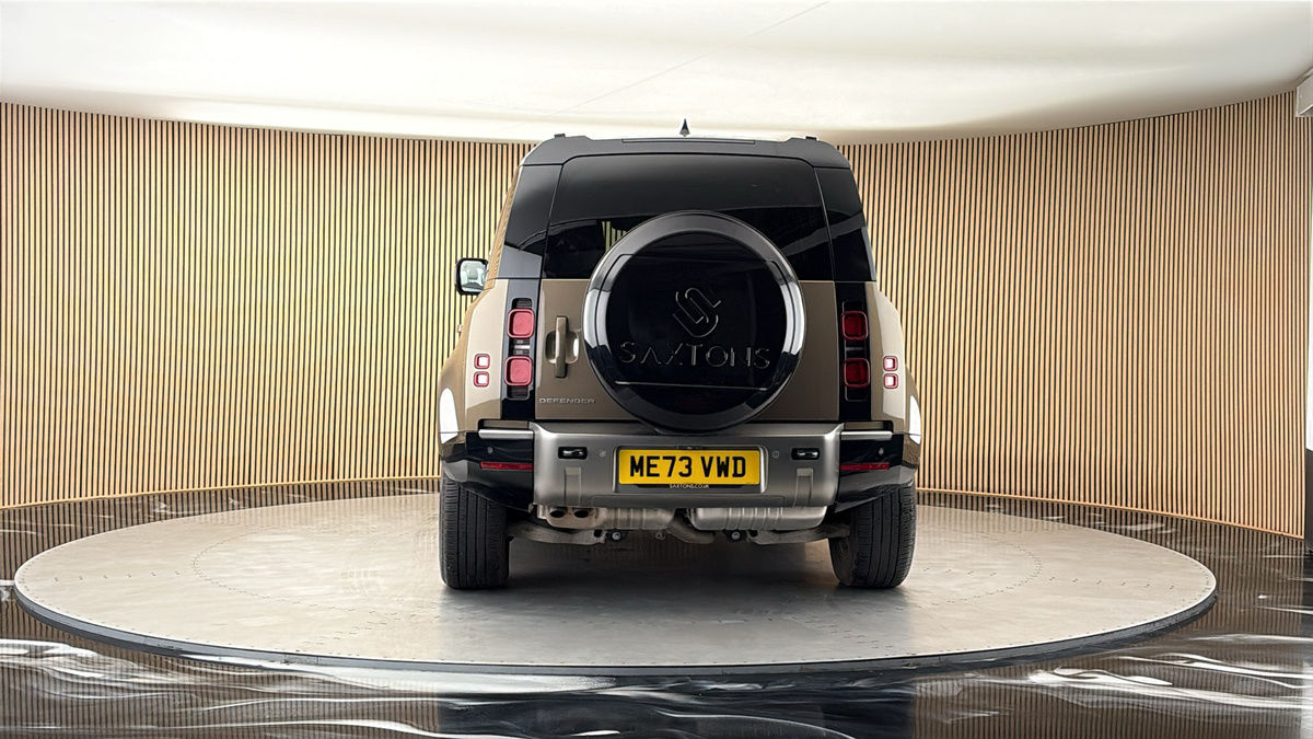 More views of Land Rover Defender 110