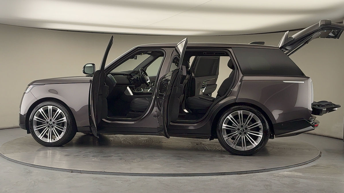 More views of Land Rover Range Rover