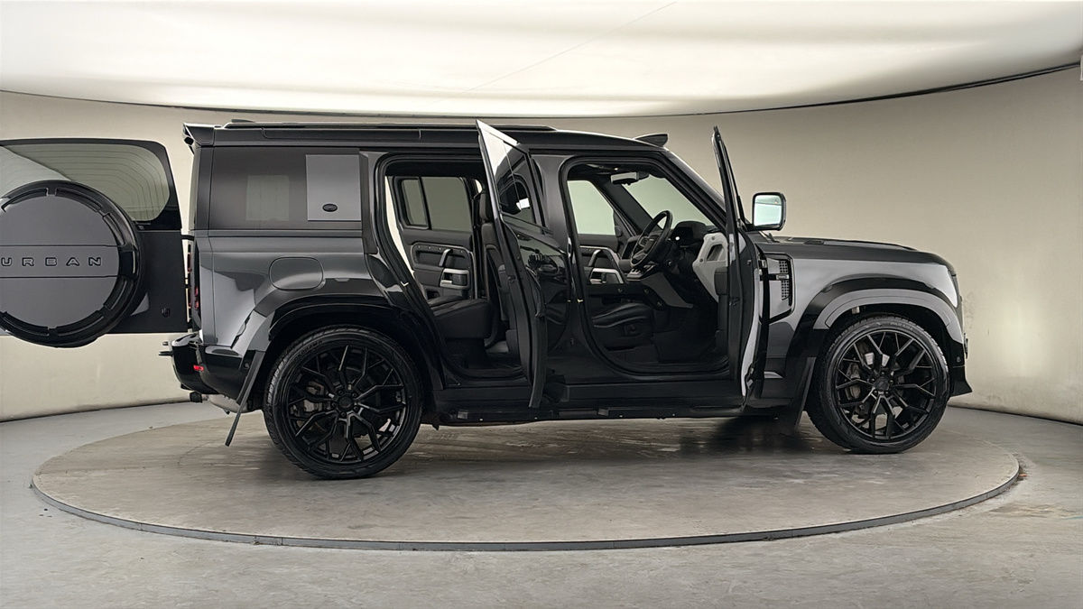 More views of Land Rover Defender 110