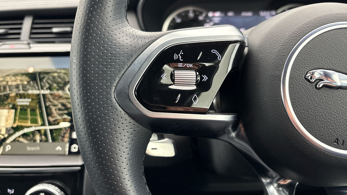 Jaguar E-PACE Image 13