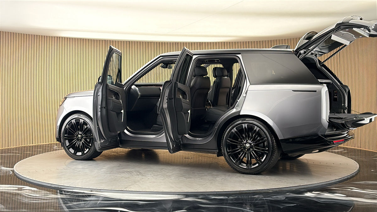 More views of Land Rover Range Rover
