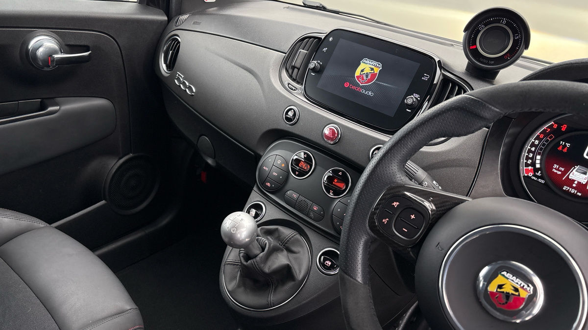 Abarth 695C Image 18