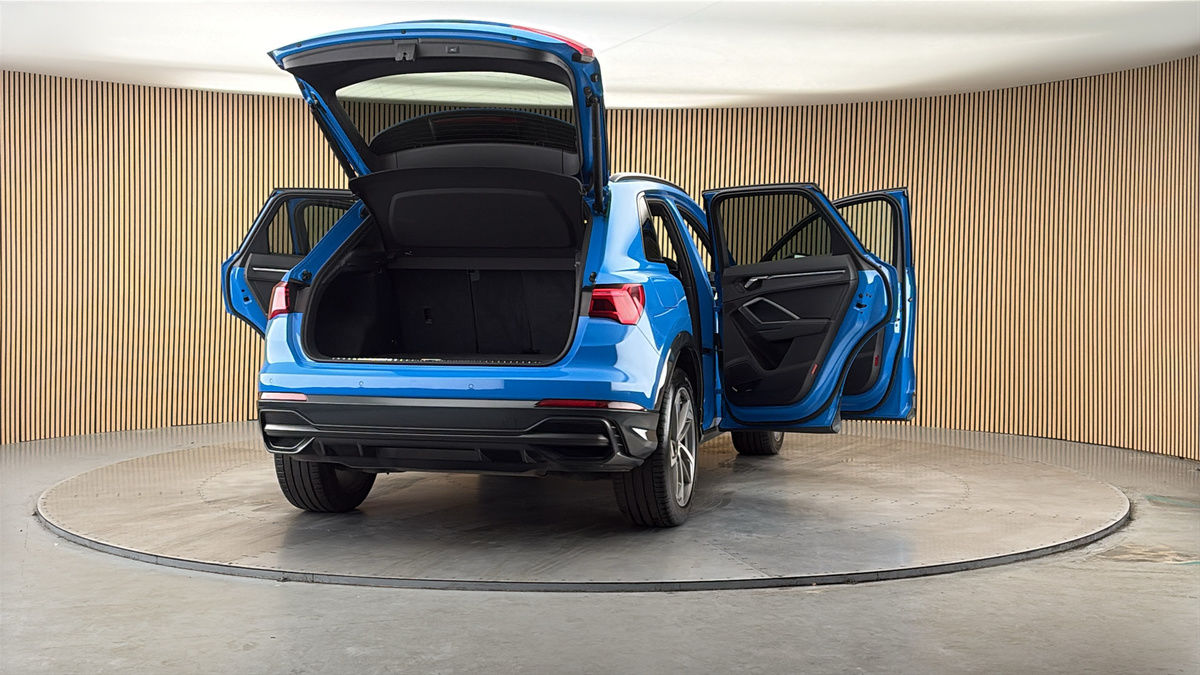 More views of Audi Q3
