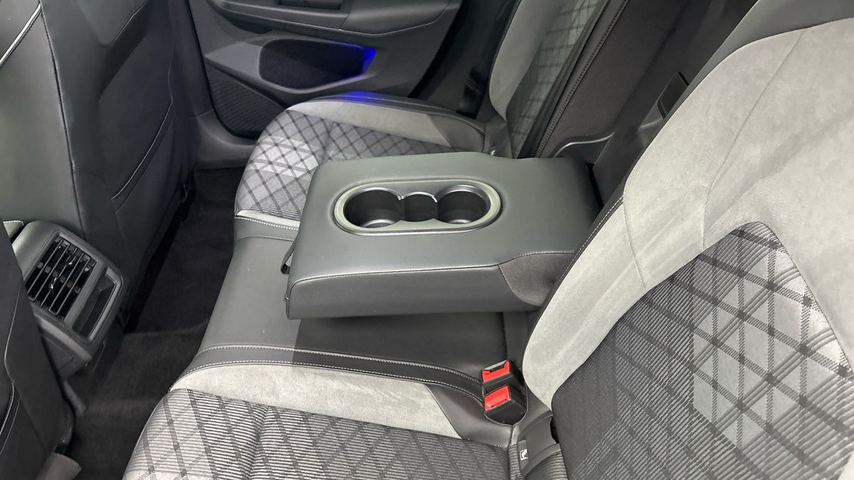 Volkswagen Golf Image 9