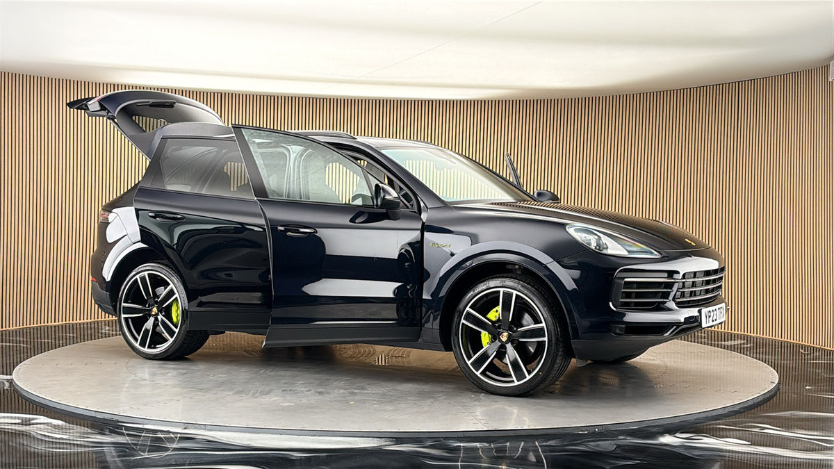 More views of Porsche Cayenne