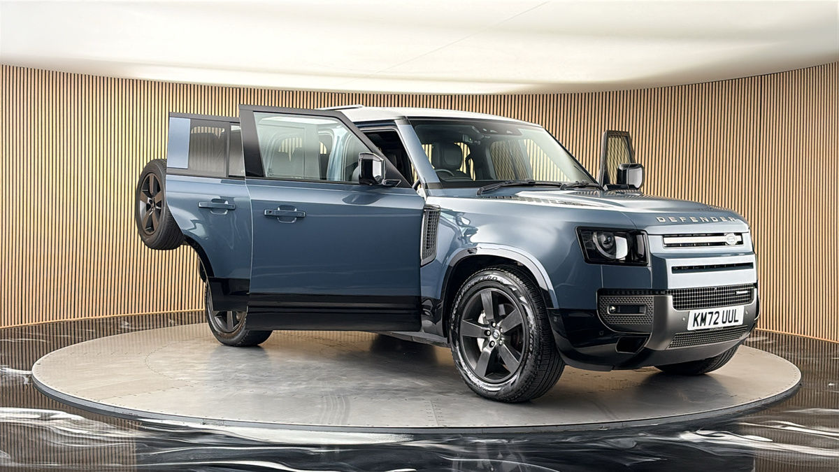 More views of Land Rover Defender 110