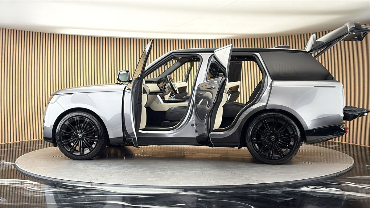 More views of Land Rover Range Rover